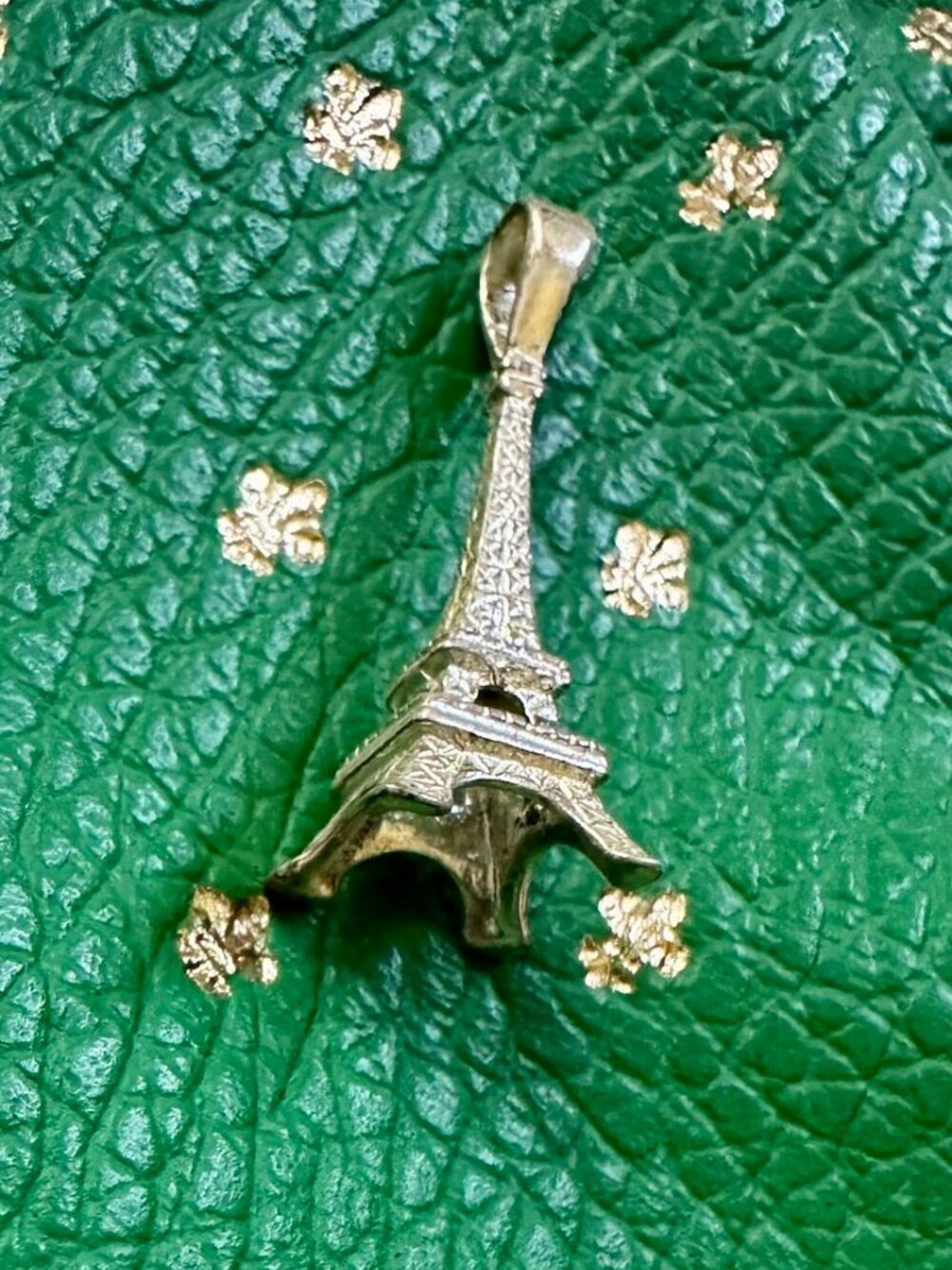 New in Box Vintage Silver Eiffel Tower Charm Pendant NWT Old Stock .925 - Picture 5 of 7